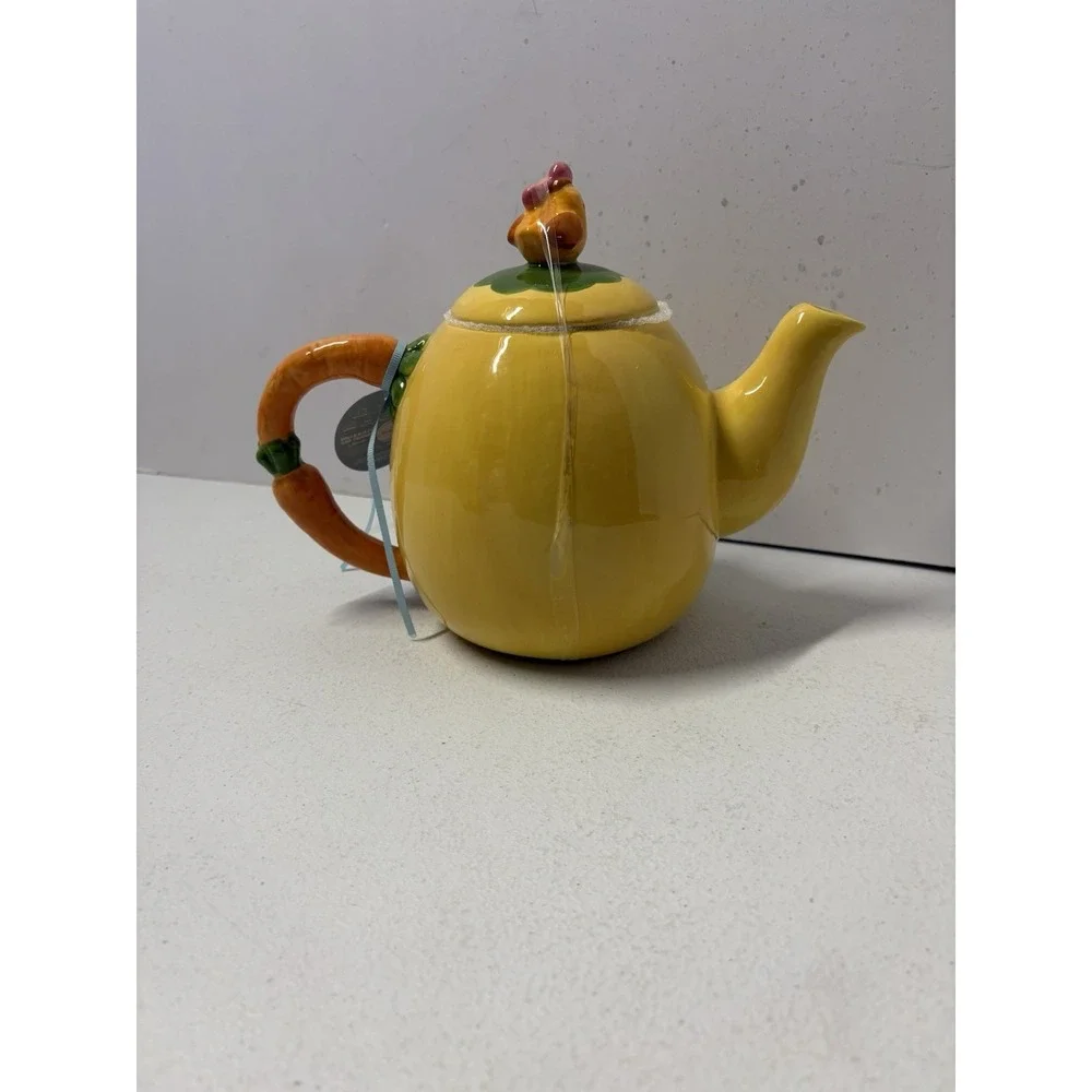 Blue‎ Sky Clayworks - Hello Kitty Easter Bunny Carrot Teapot - 24450